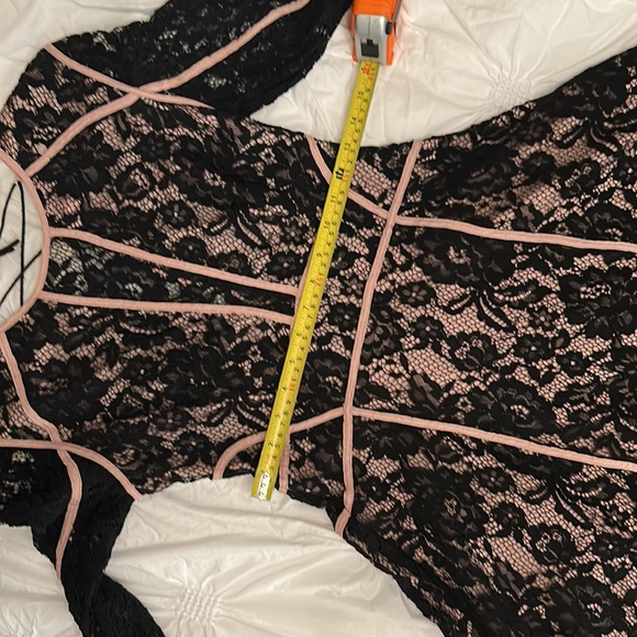 Black lace dress with back lace up - Picture 9 of 11